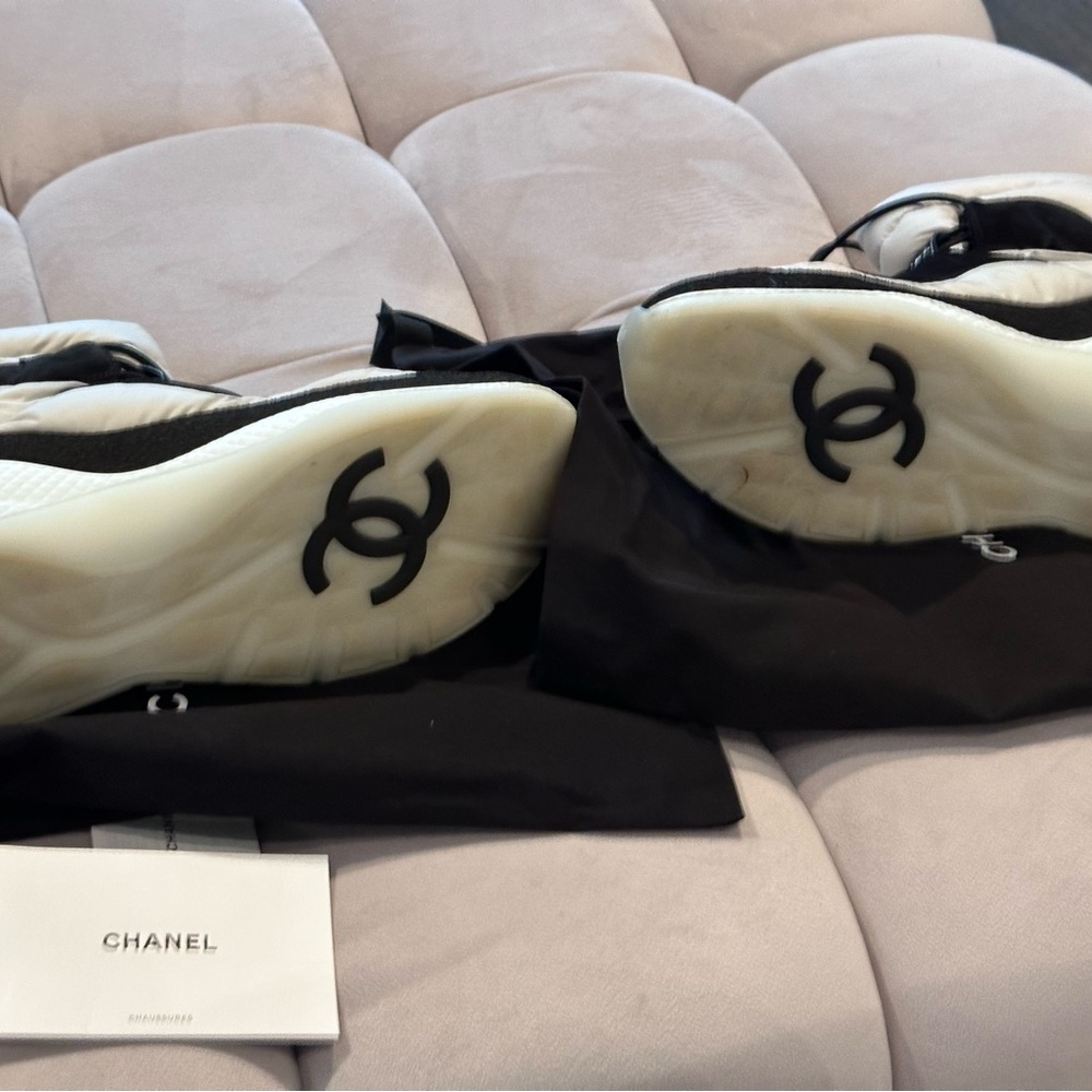 Chanel winter boots - Picture 5 of 11